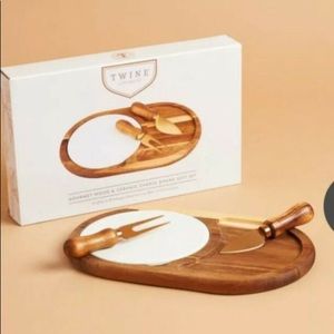 FINAL MARKDOWN NEW FFFT wine Living Co Cheese Board w/ Ceramic Plate & Knives